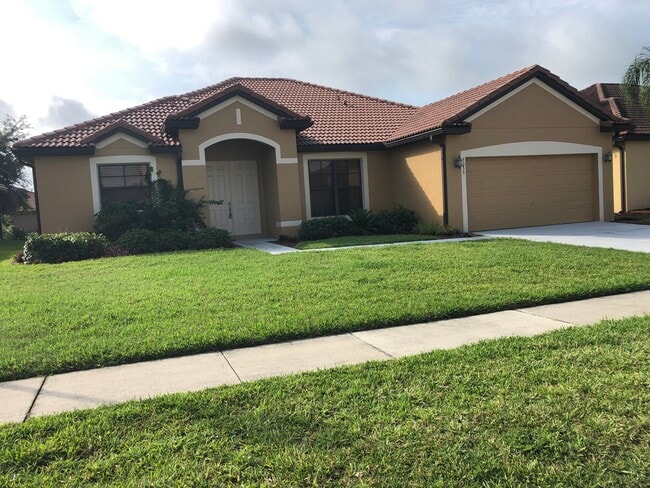 Building Photo - Beautiful 4 bed 2 bath home in Villa Sol C...