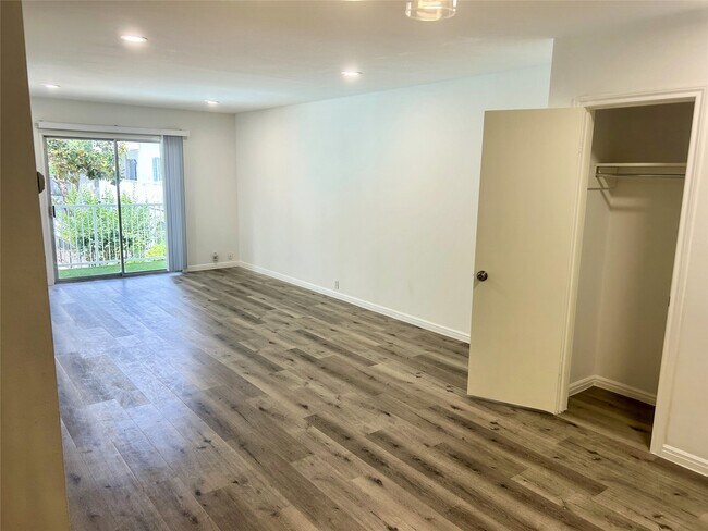 Photo - 2601 Bellefontaine Unit A207
