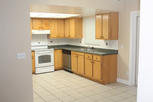 Photo - 205 Regal Park Dr