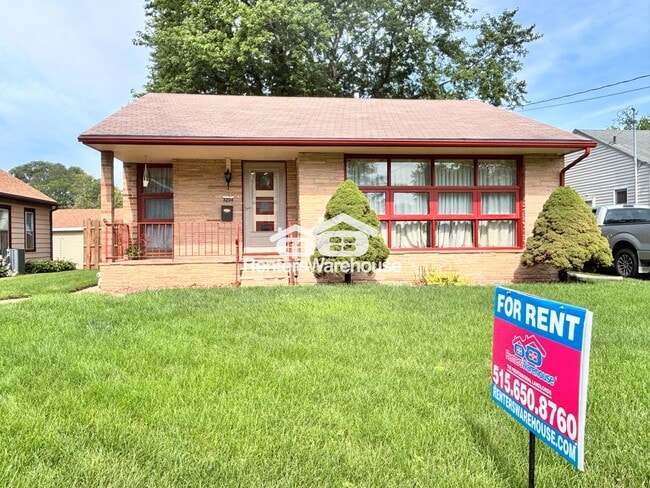 Photo - 3204 E 9th St Casa