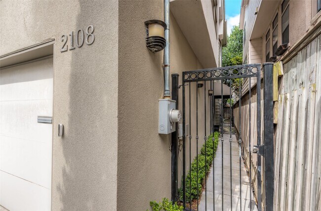 Photo - 2108 Driscoll St