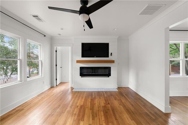 Photo - 761 Palatine Ave SE