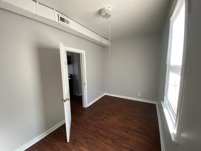8401 S Muskegon Ave Unit 2R