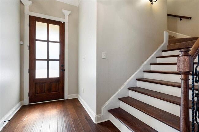 Photo - 1056 Linlen Ave