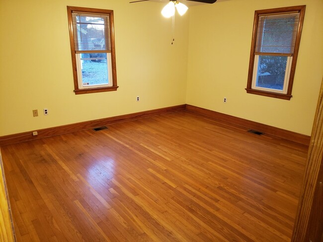 Photo - 3138 Monroe Ave