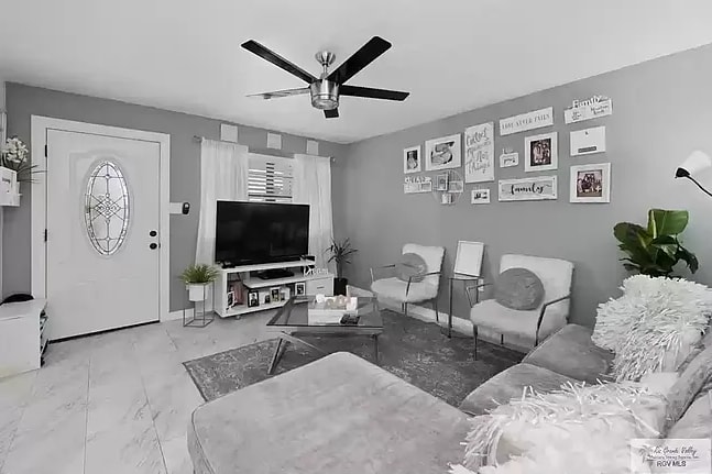 Photo - 2993 Alameda Dr