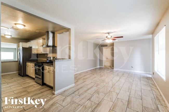 Photo - 1308 W Elm St