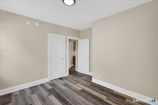 Photo - 38 Bristol St Unit 2