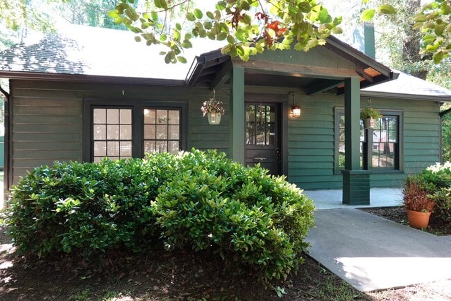 Photo - 505 Cherokee Rd