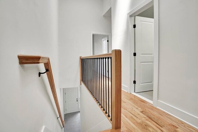 Photo - 34 Van Reypen St