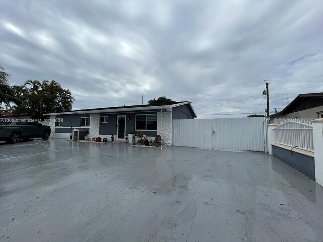 Photo - 6202 SW 107th Ave