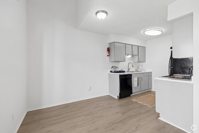 A3 Townhome 1BR, 1.5BA - 795SF - Dining Room