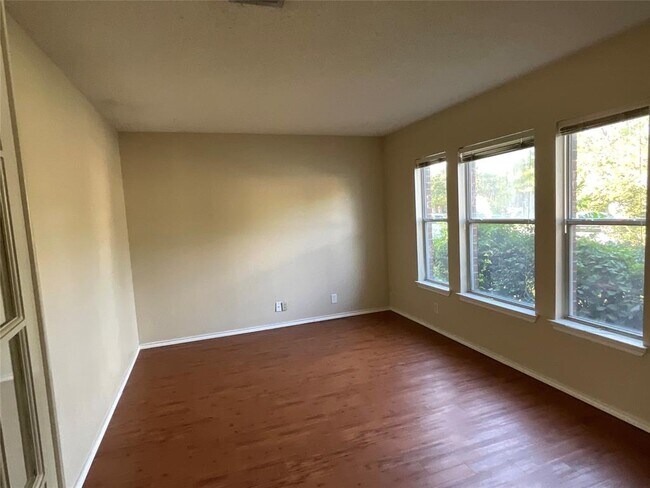 Photo - 1172 Southern Pl