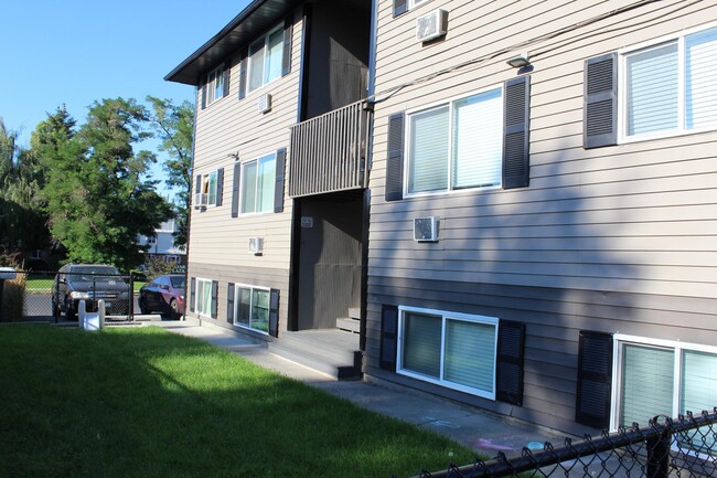 Building Photo - 2808 E Everett Ave