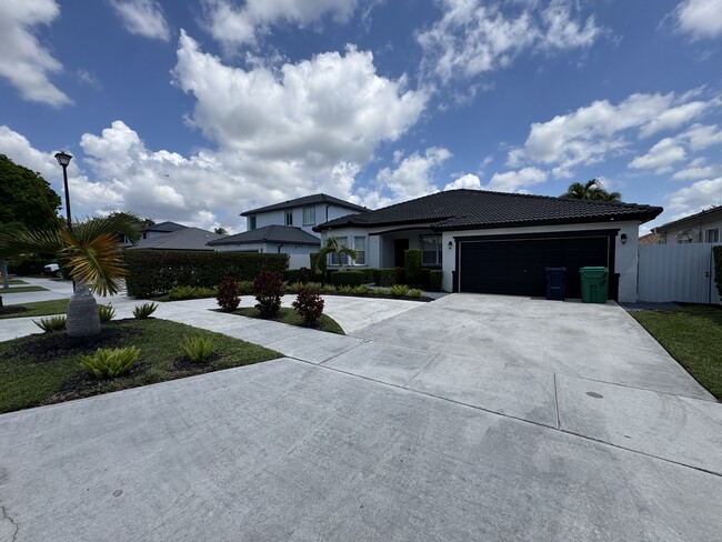 Photo - 15957 SW 141st St House