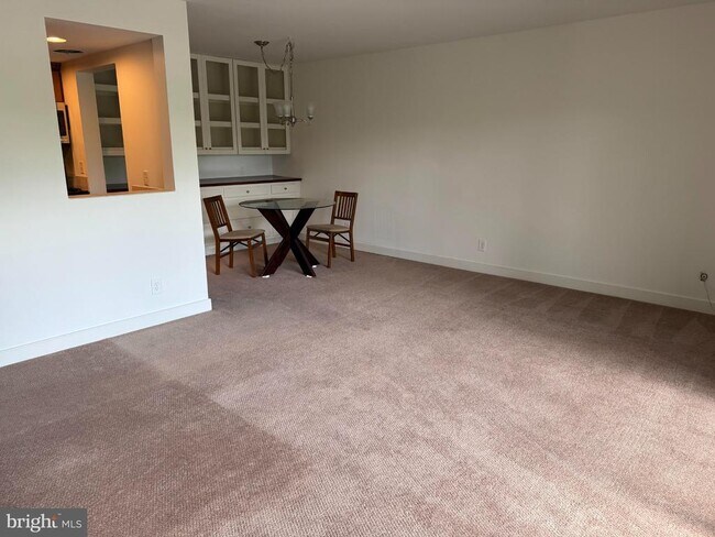 Photo - 300 Drummers Ln Unit 300