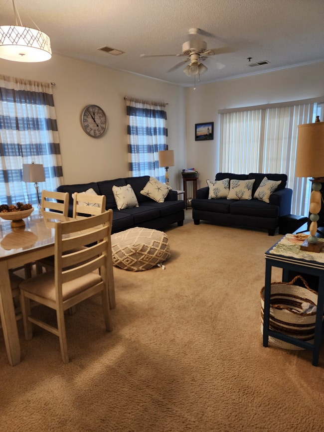 Building Photo - 2090 Cross Gate Blvd Unit 20