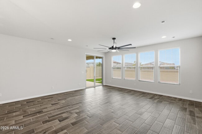 Photo - 932 W Macaw Dr