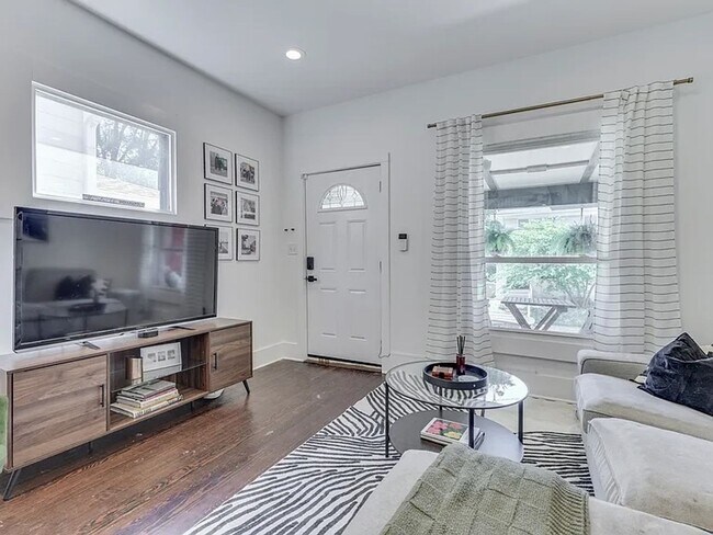 Photo - 818 Parkway Ave