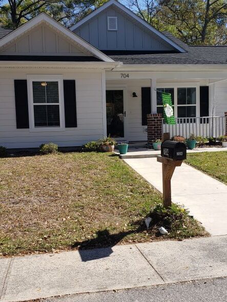 Photo - 704 Burroughs St