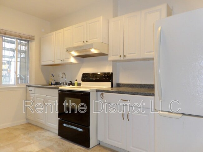 Photo - 403 M St NE Unit B