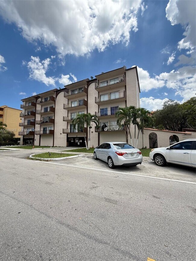 Photo - 1950 W 54th St Unit 115