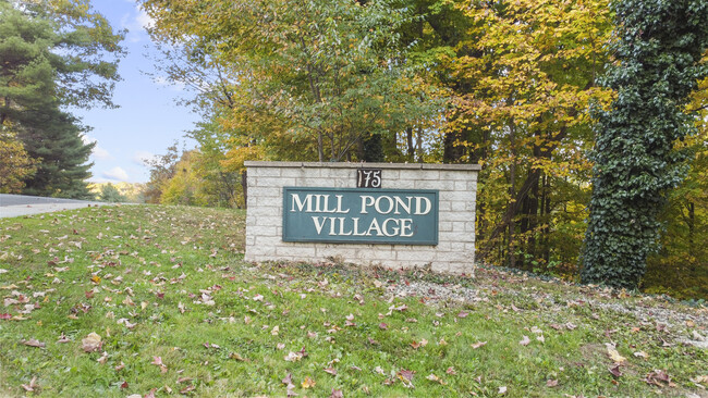 Photo - 175 Mill Pond Rd Unidad 312 Rental