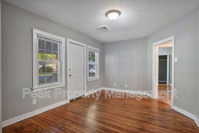 Photo - 18 Raines Ave