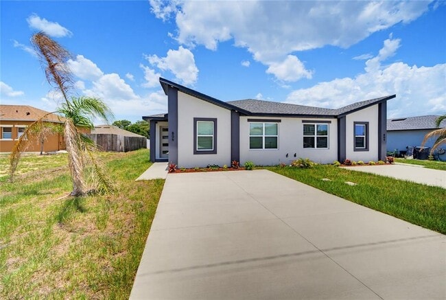 Building Photo - 806 Colville Dr