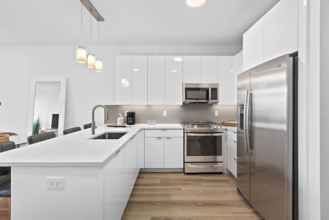 Building Photo - 5711 John F. Kennedy Blvd Unit 332