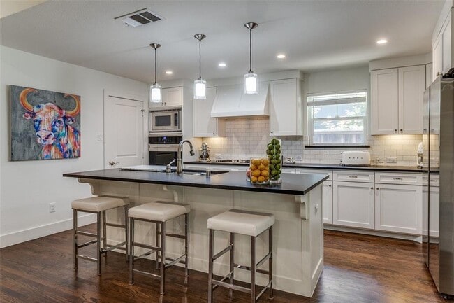 Photo - 6811 Huff Trail