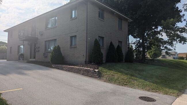 Photo - 827 S 84th St Unit 3