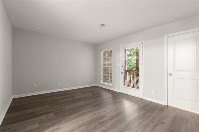 Photo - 5058 Jonesboro Rd Unit B-13
