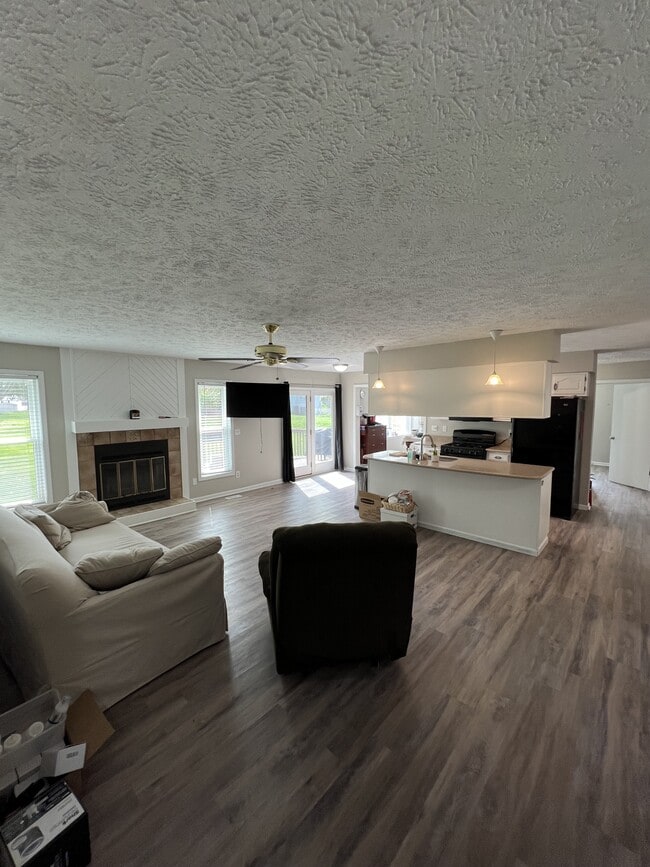 Photo - 15867 Wood Rd House