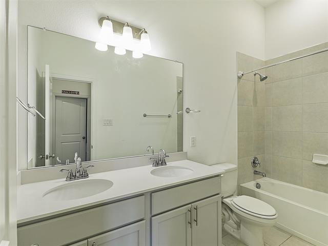 Photo - 1925 Emilia Dr