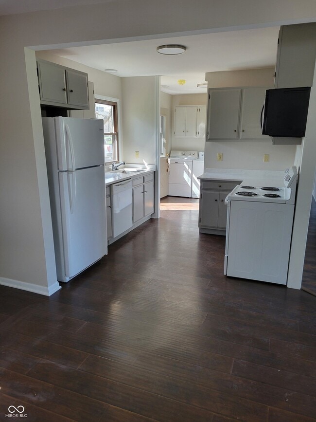 Photo - 10570 Barmore Ave