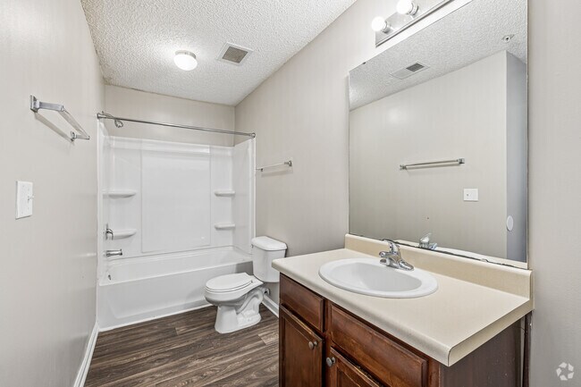 Savannah - 1BR, 1BA - 750SF - Bathroom