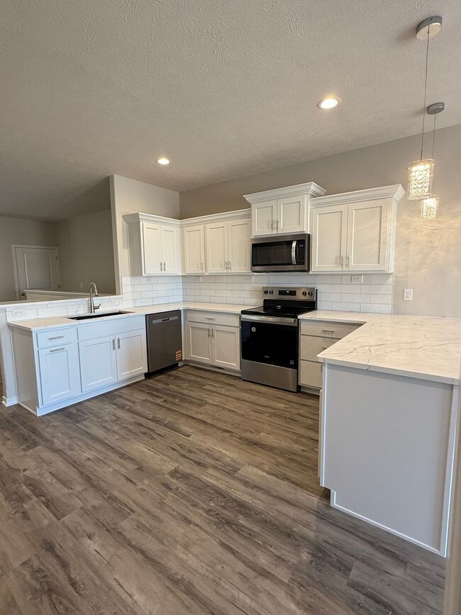 Building Photo - Brand New Spacious 2 bed/2.5 bath townhome...