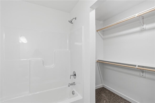 Photo - 501 Solar St