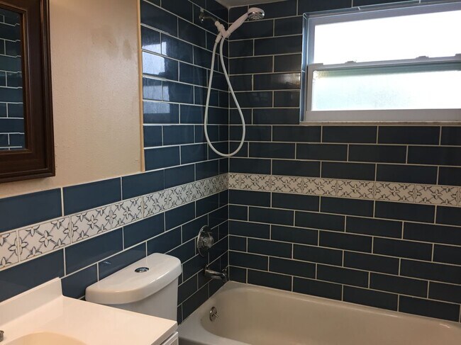 Photo - 3175 Phoenix Ave