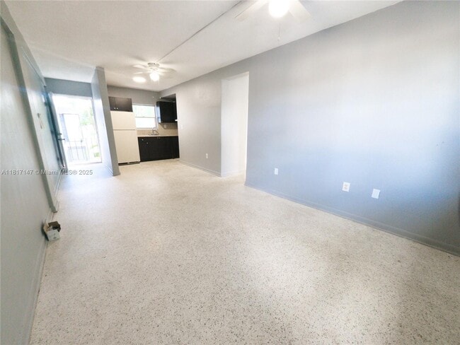 Photo - 2000 NW 29th St Unit 6