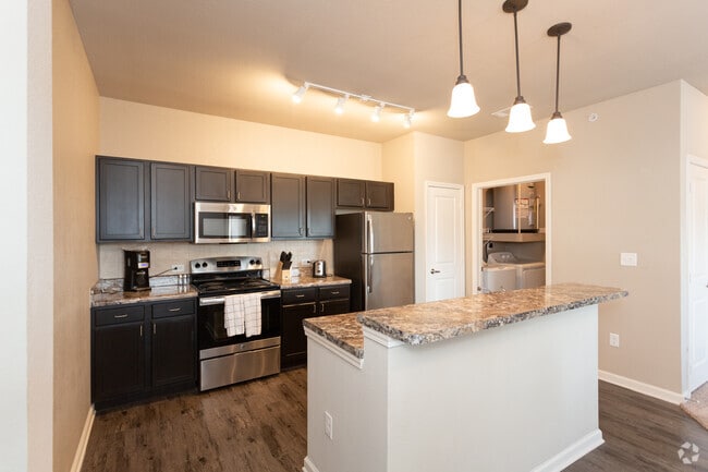 1BR 1BA - 824 SF - Reserves at 700