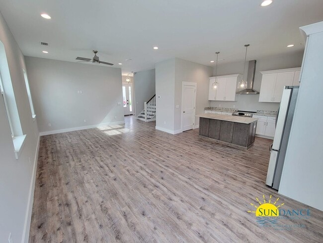 Photo - Stunning 3 Bedroom Home in SRB!