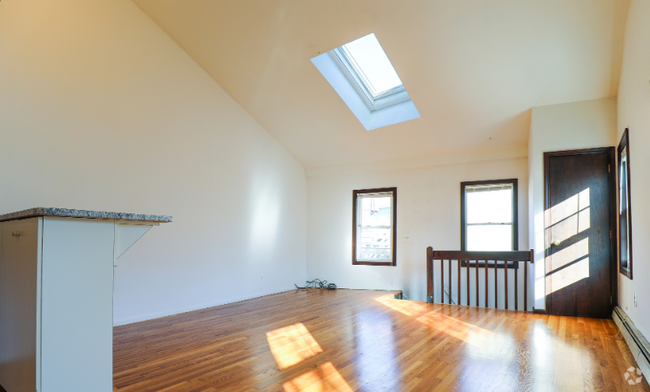 Building Photo - 12 Shepard St Unit 8 Rental