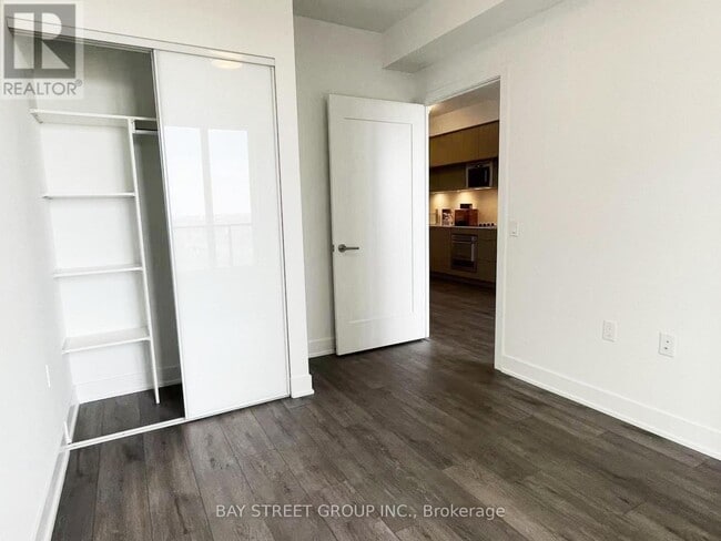Photo - 575 Bloor St E Unit 2105