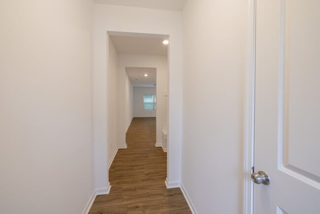 Photo - 3 br townhome Walking Distance to Downtown...