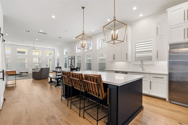 Photo - 802 Aurora St