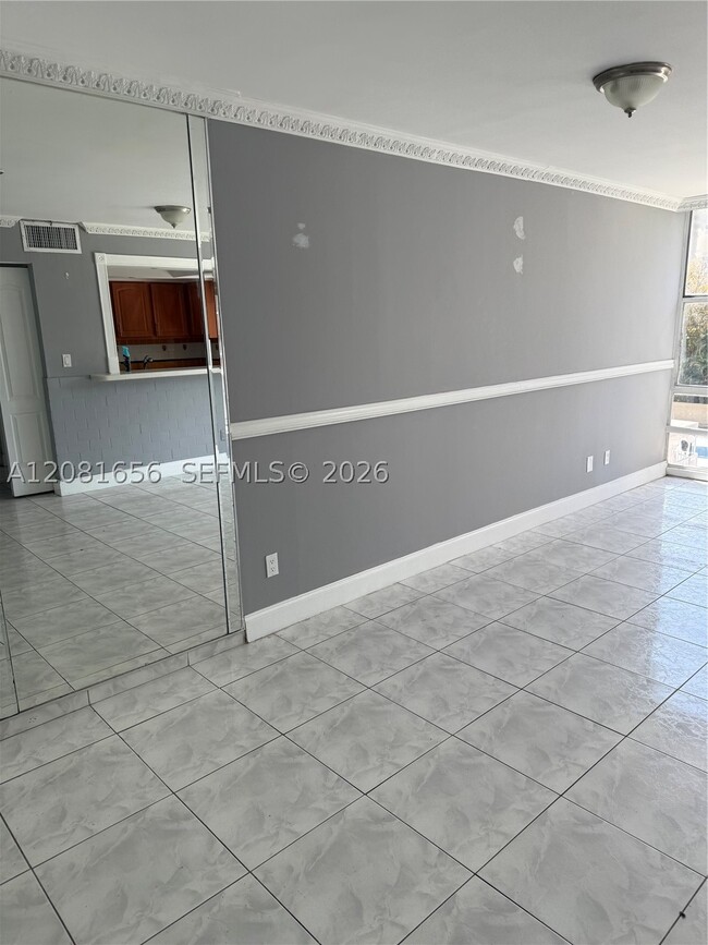 Building Photo - 210-172 172nd St Unit 326