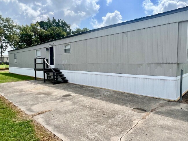 Photo - 1617 Bradley Ln