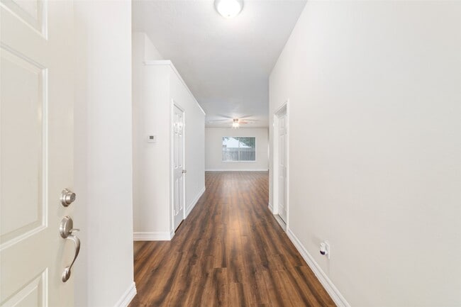 Photo - 7035 Shasta Square